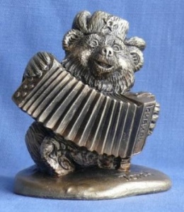 сувенир "Статуэтка Медведь с гармошкой"